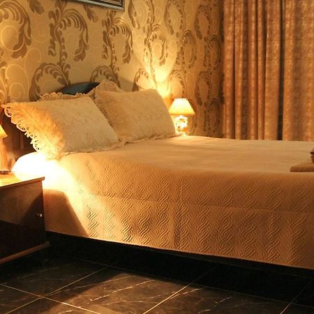 Georgian Hosts Tbilisi Otel Dış mekan fotoğraf